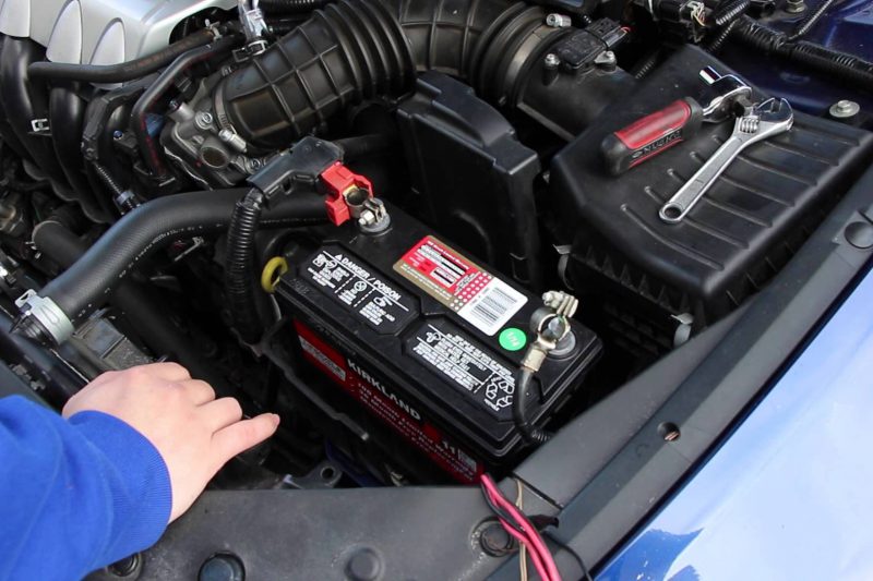 Come si ricarica la batteria dell’auto mentre si sta camminando?