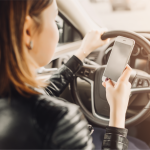 Cellulare al volante? Patente sospesa subito