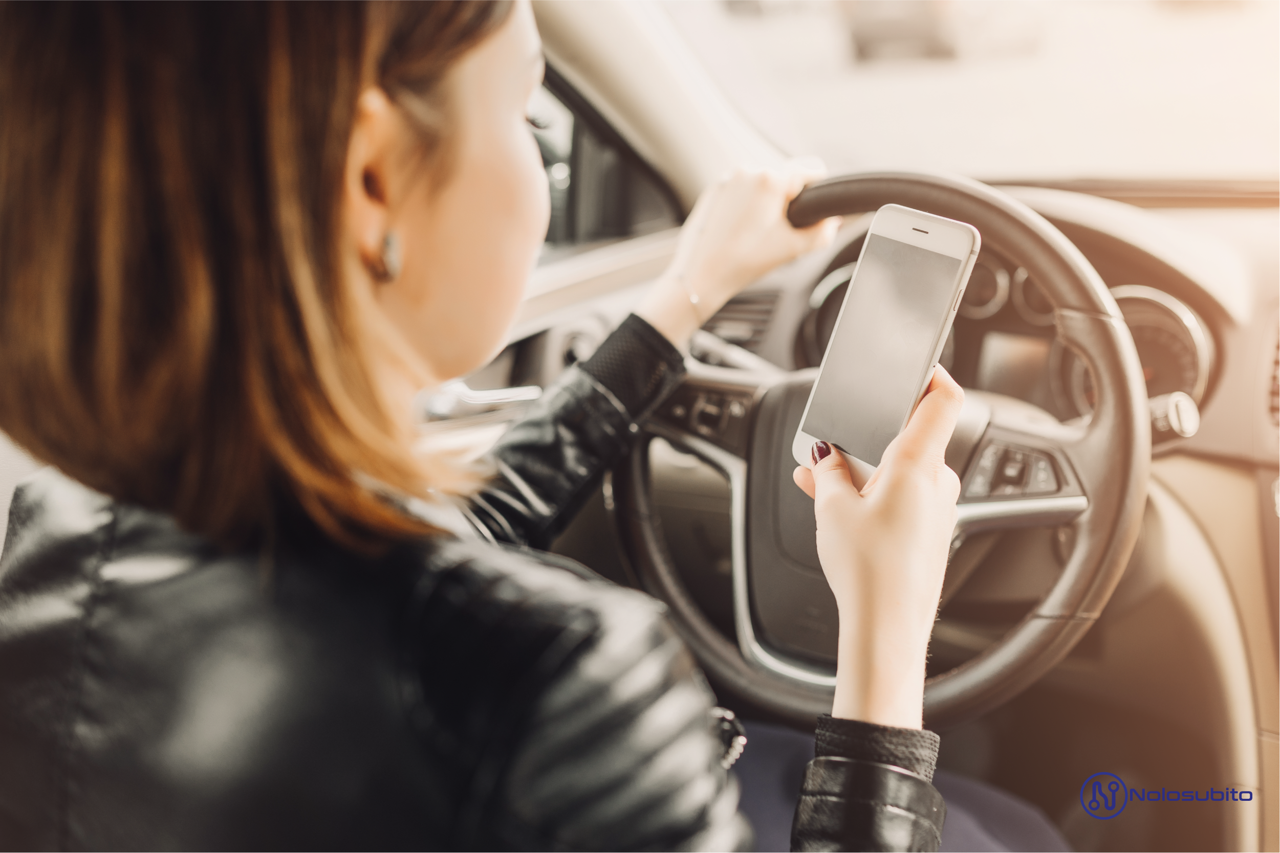 Cellulare al volante? Patente sospesa subito