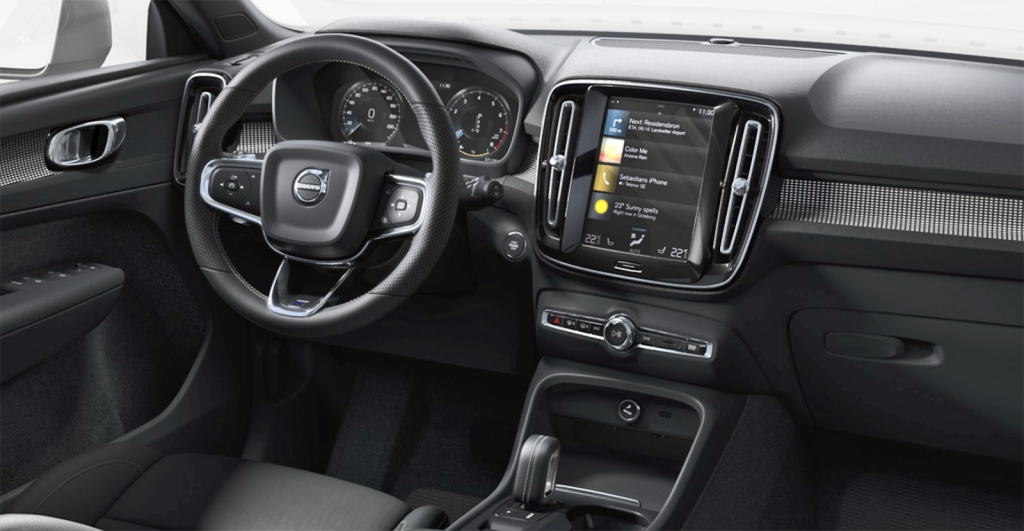 VOLVO XC40